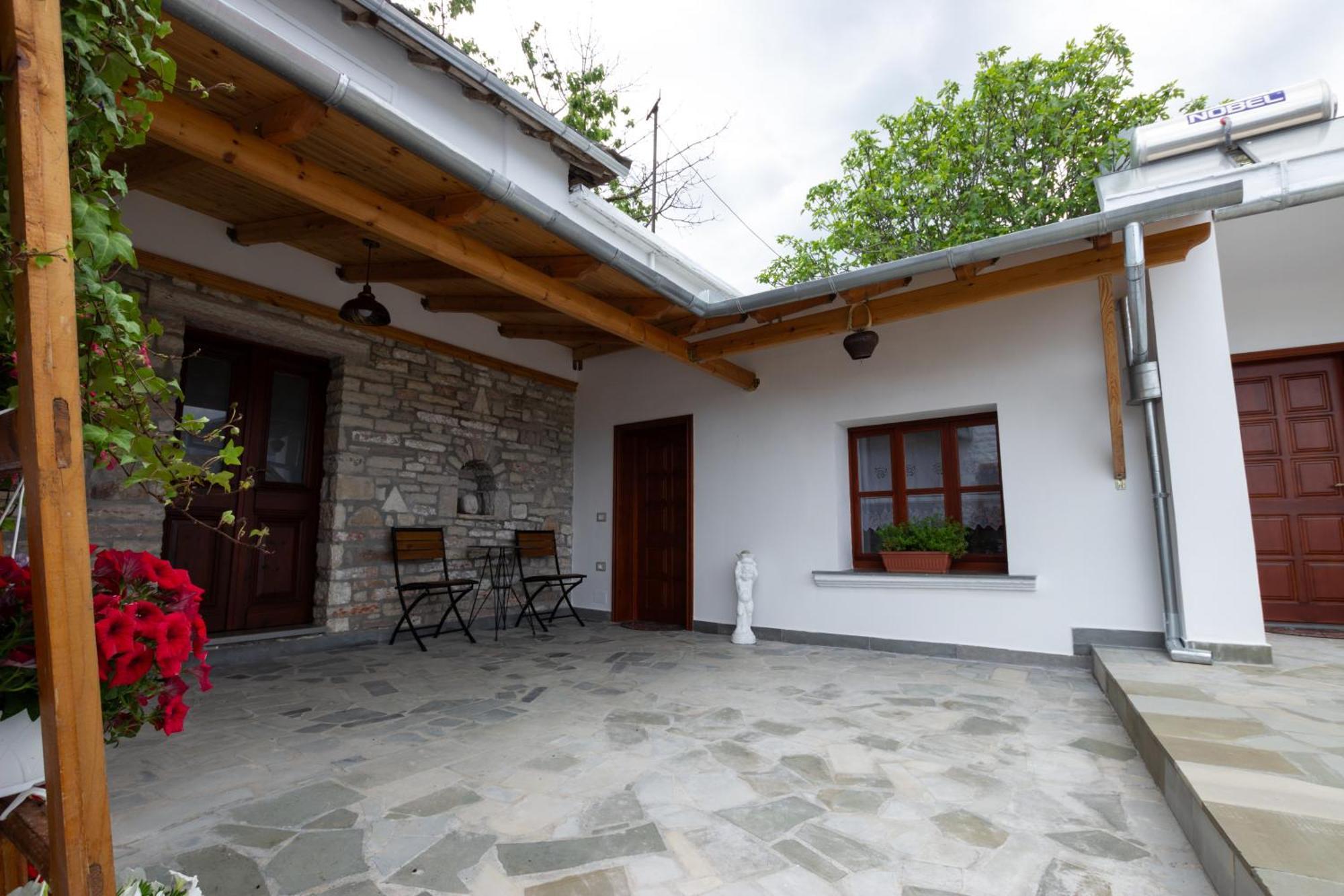 Lani Gjestgiverier Gjirokastër