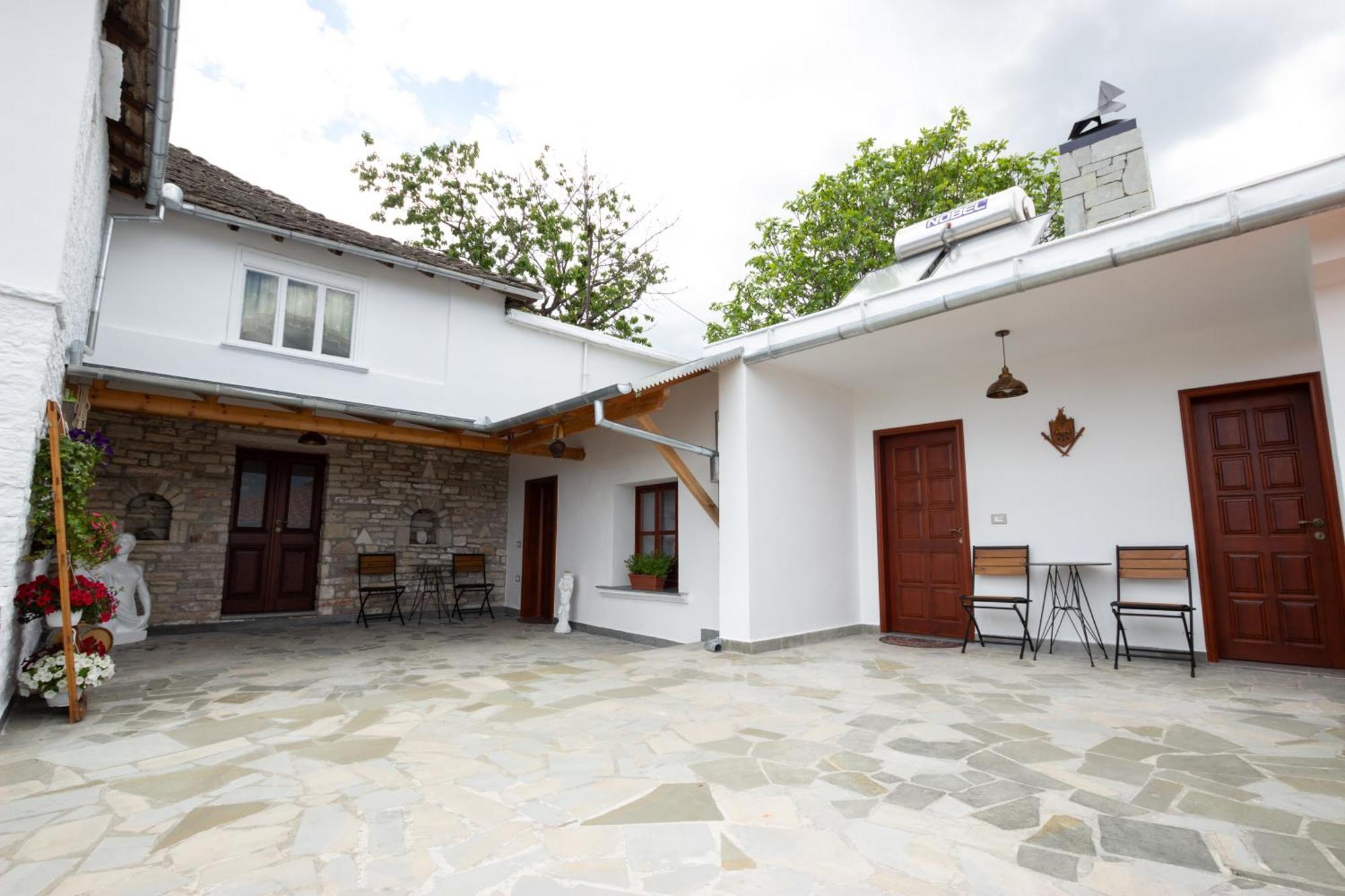 Lani Gjestgiverier Gjirokastër