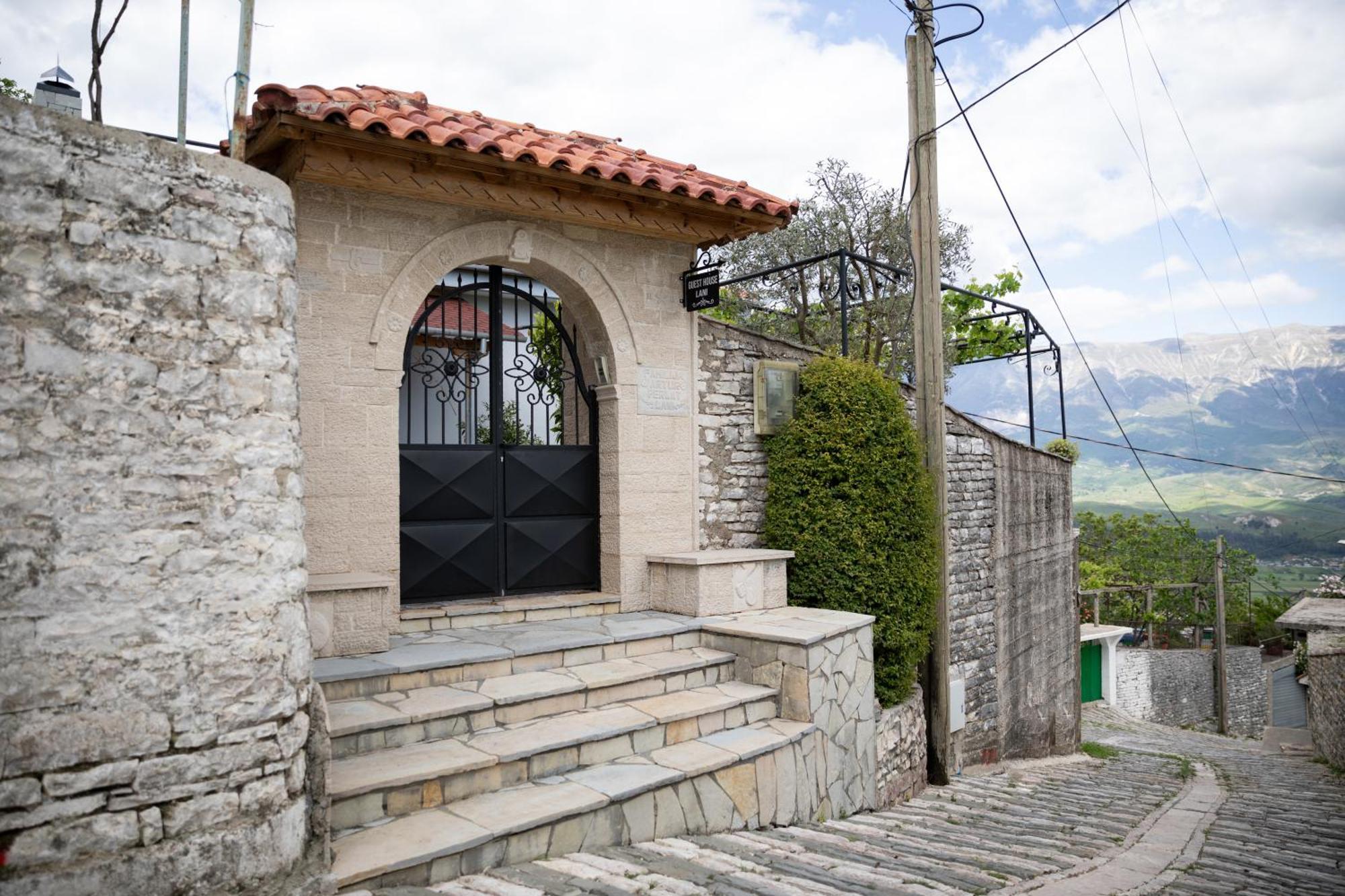 Gjestgiverier Lani Gjirokastër